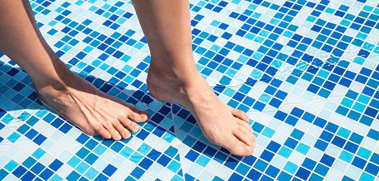 Tipps für gesunde Füße im Schwimmbad